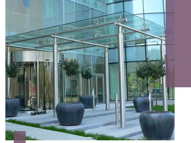 Навесы из стекла на заказ в Дедовске — монтаж и установка