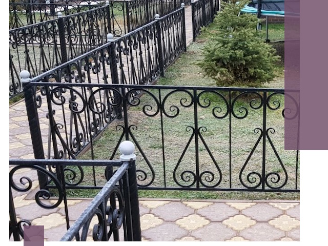 Кованые газонные ограждения под ключ в Дедовске